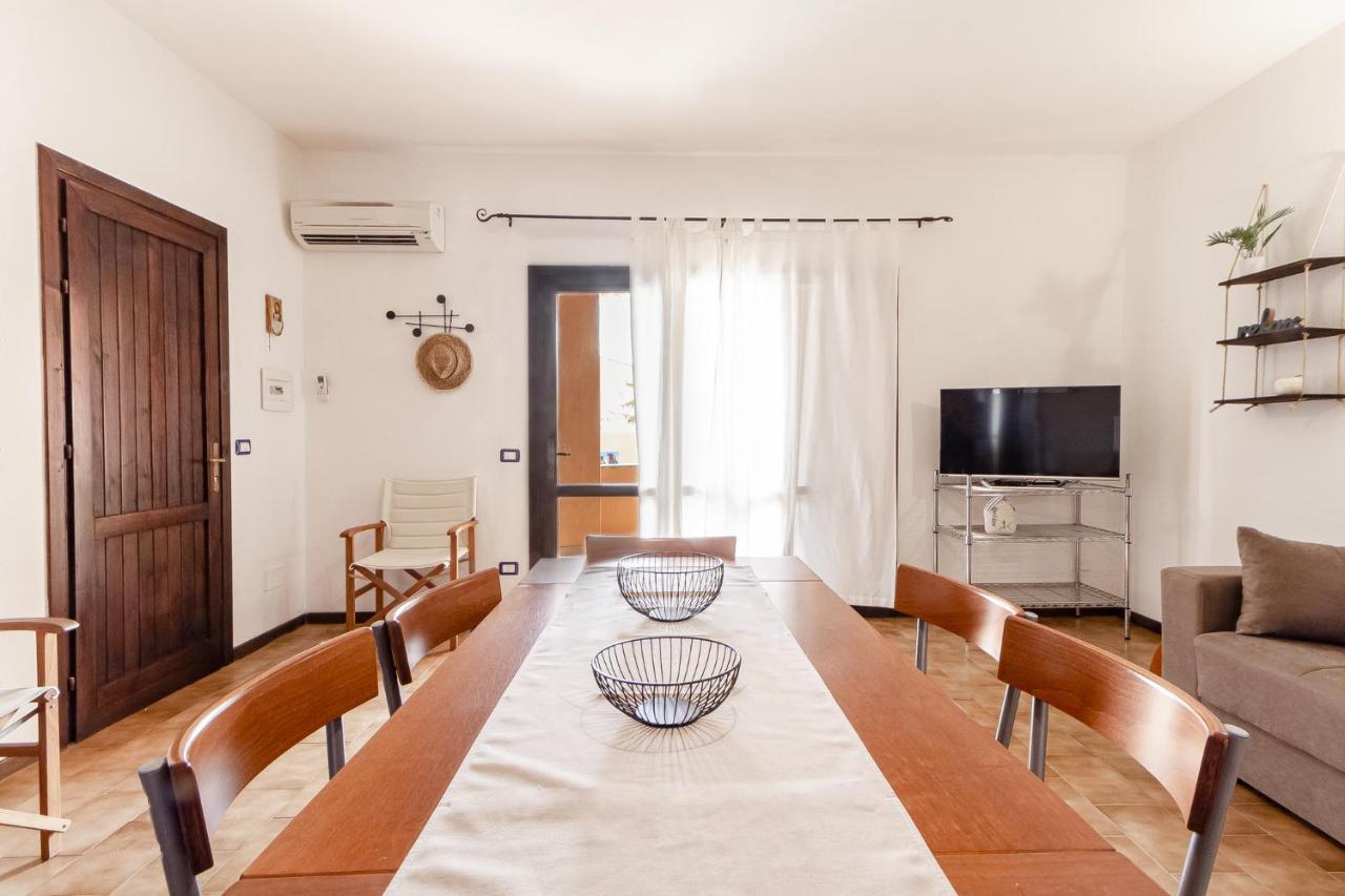 Appartamento Relax Family House Al Mare Isola Rossa Esterno foto
