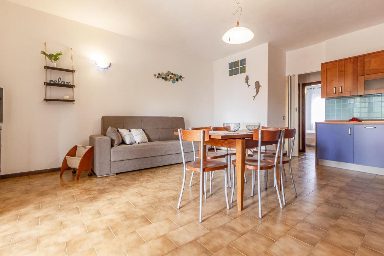 Appartamento Relax Family House Al Mare Isola Rossa Esterno foto