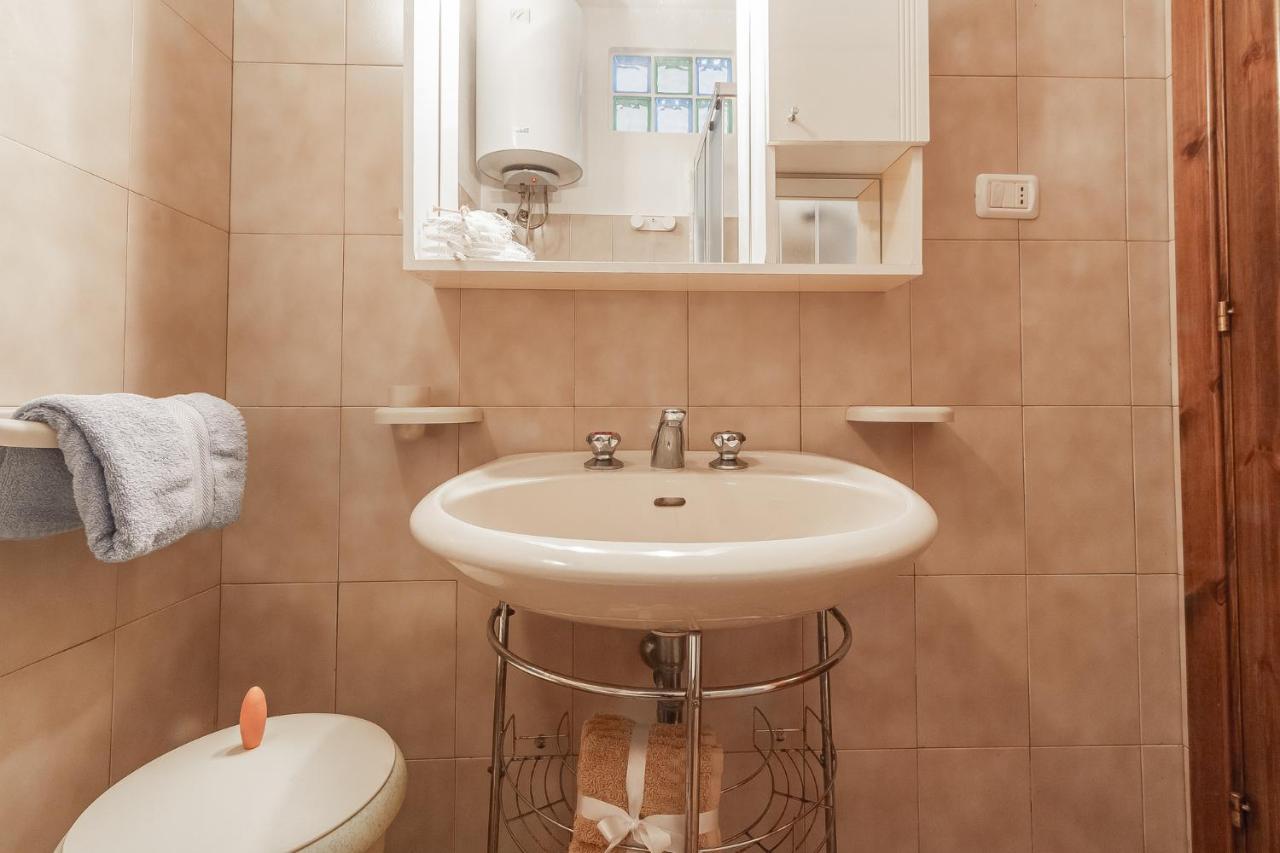 Appartamento Relax Family House Al Mare Isola Rossa Esterno foto