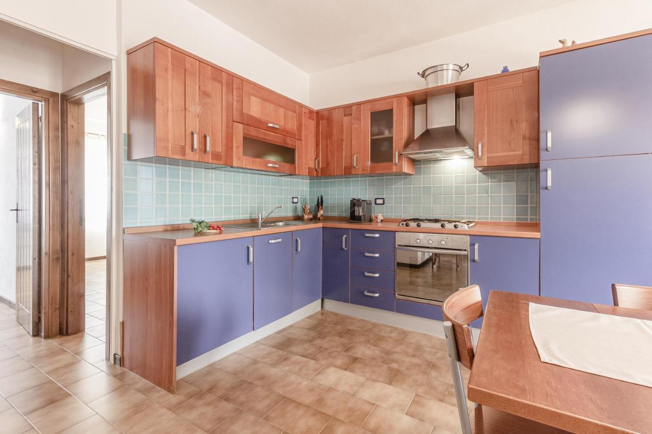 Appartamento Relax Family House Al Mare Isola Rossa Esterno foto